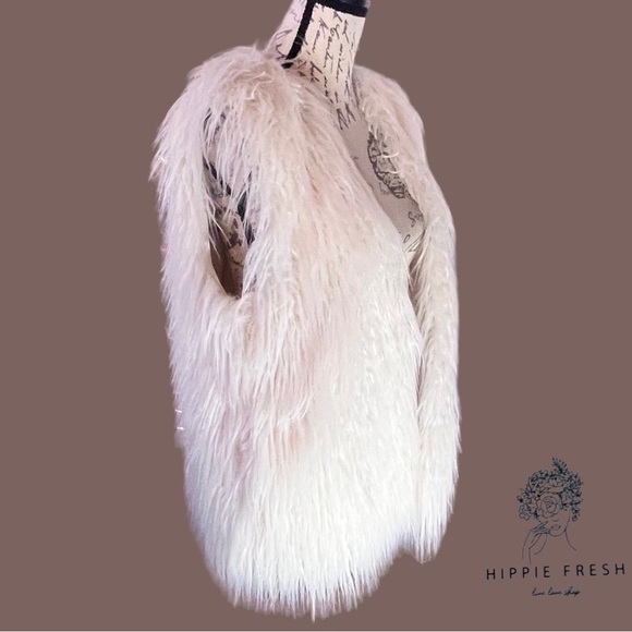 Divided H&M Shaggy Faux Fur White Vest Size 12/L - Picture 4 of 8
